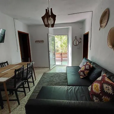 La Huerta Del Castillo Con Su Caz De Agua - Enjoy Life & Relax 펜션