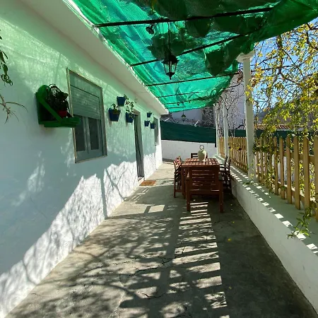 La Huerta Del Castillo Con Su Caz De Agua - Enjoy Life & Relax 펜션