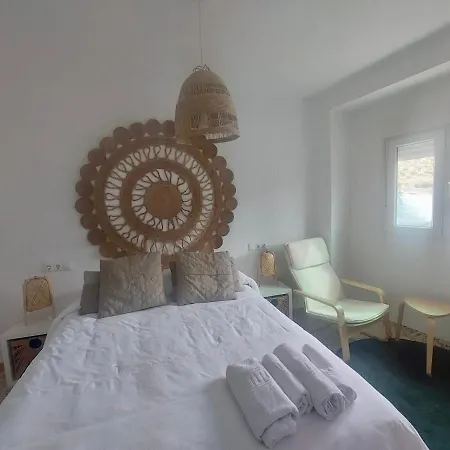 La Huerta Del Castillo Con Su Caz De Agua - Enjoy Life & Relax 펜션 Castillo de Locubín